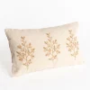 Almohada bordada BELLE con flores 30x50cm