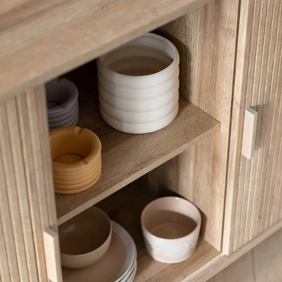 Aparador Colva Beige Con 2 Puertas