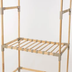 Armario beige de madera