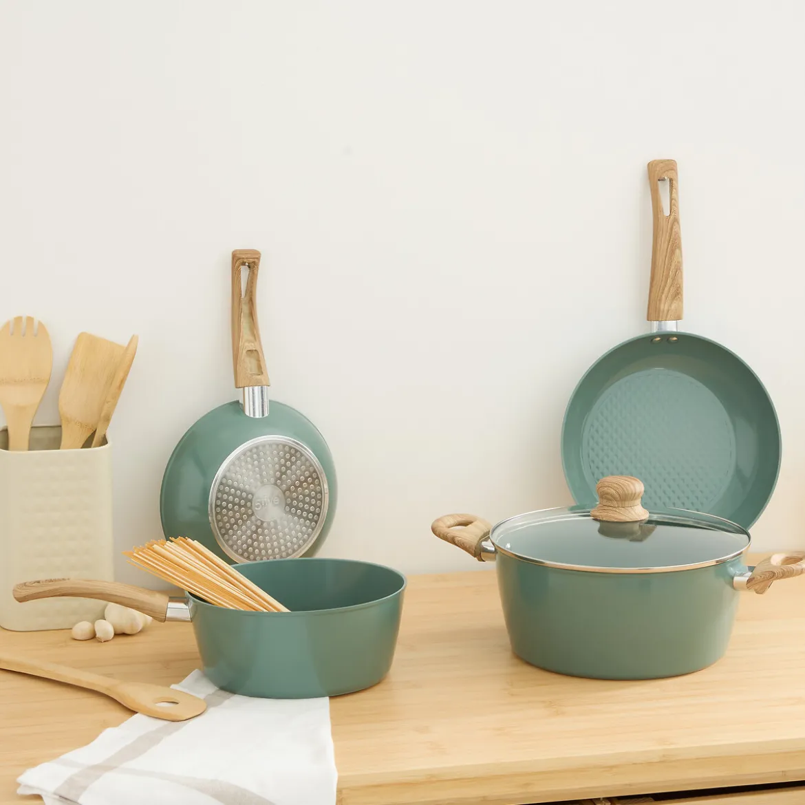 Batería de cocina de 4 piezas verde de aluminio