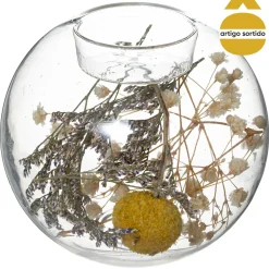 Candelabro en forma de globo con flores secas