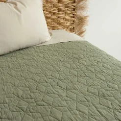 Colcha STONEWASHED verde con flecos 220x240cm