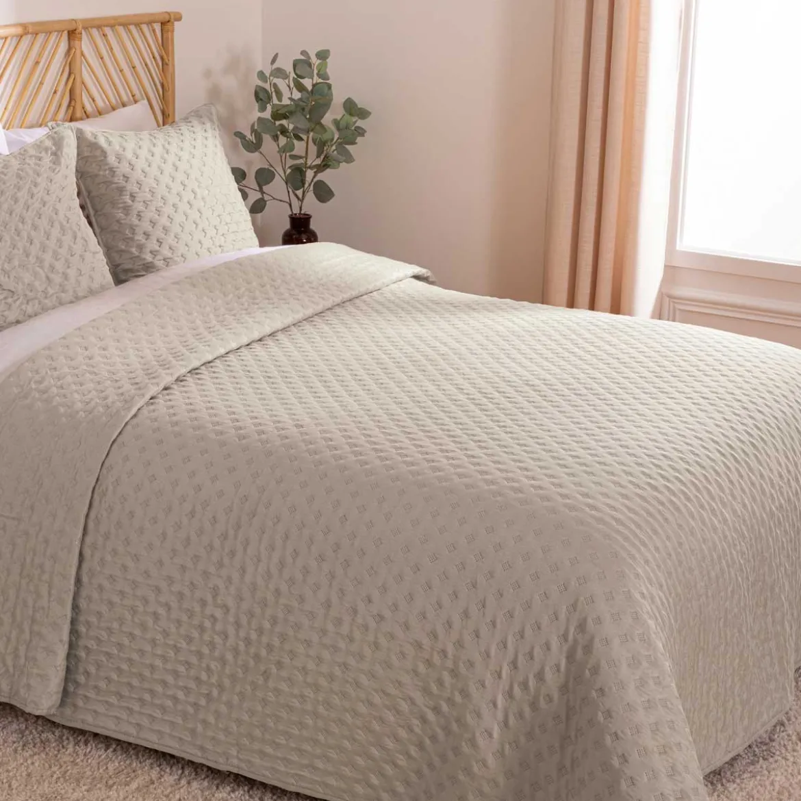 Colcha 240x260cm Y 2 Fundas Almohada Kalia Beige