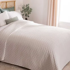 Colcha 240x260 y 2 Fundas De Almohada Kalia blanco