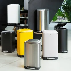 Cubo de basura ARIANE negro metálico 30l