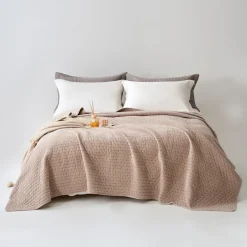 Edredón CAMILA beige de terciopelo 160x220cm
