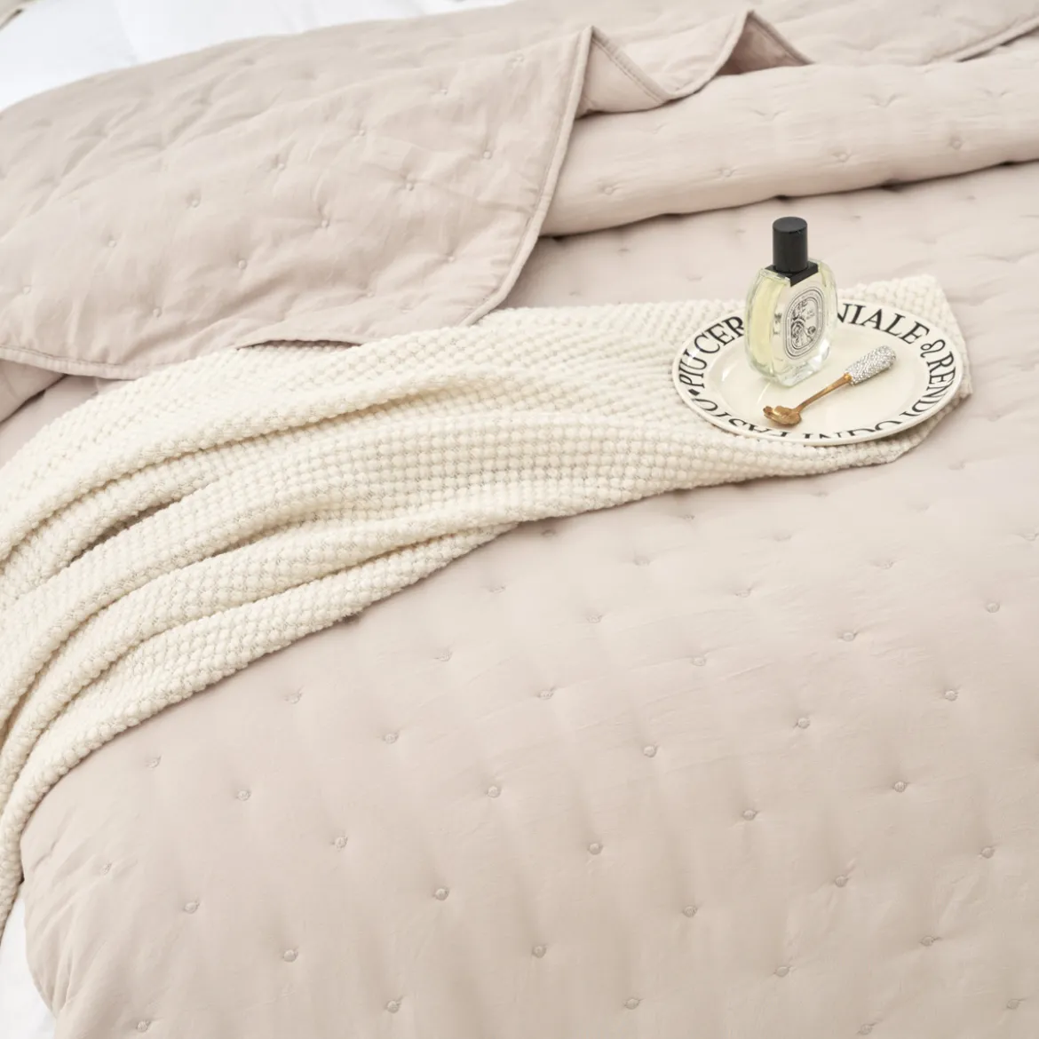 Edredón LUISA beige 140x240cm