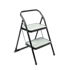Escalera Negra Con 2 Peldaños De Metal