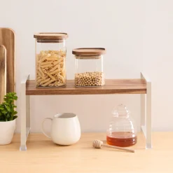 Estante beige de madera de acacia
