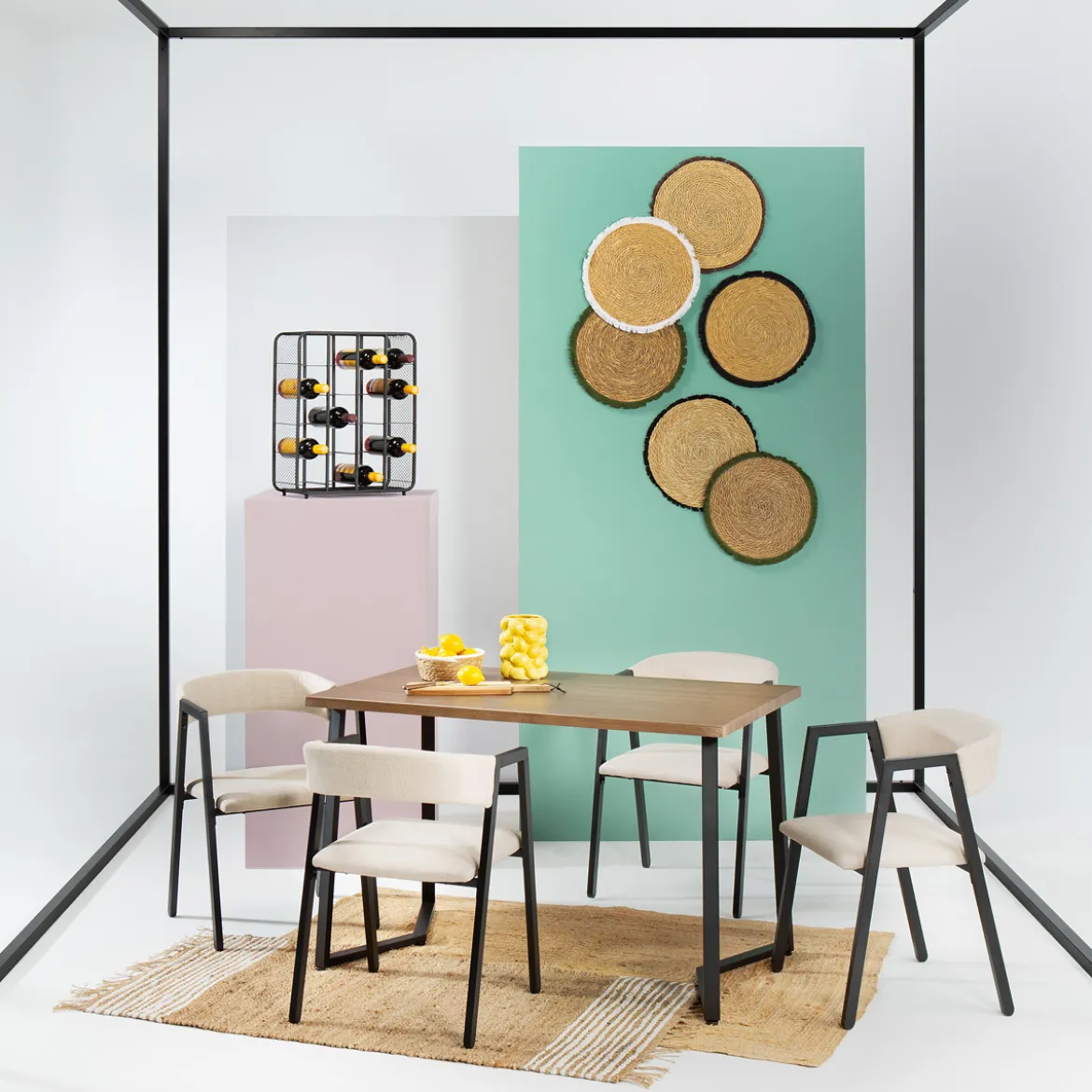 Juego de mesa y 4 sillas NOOK