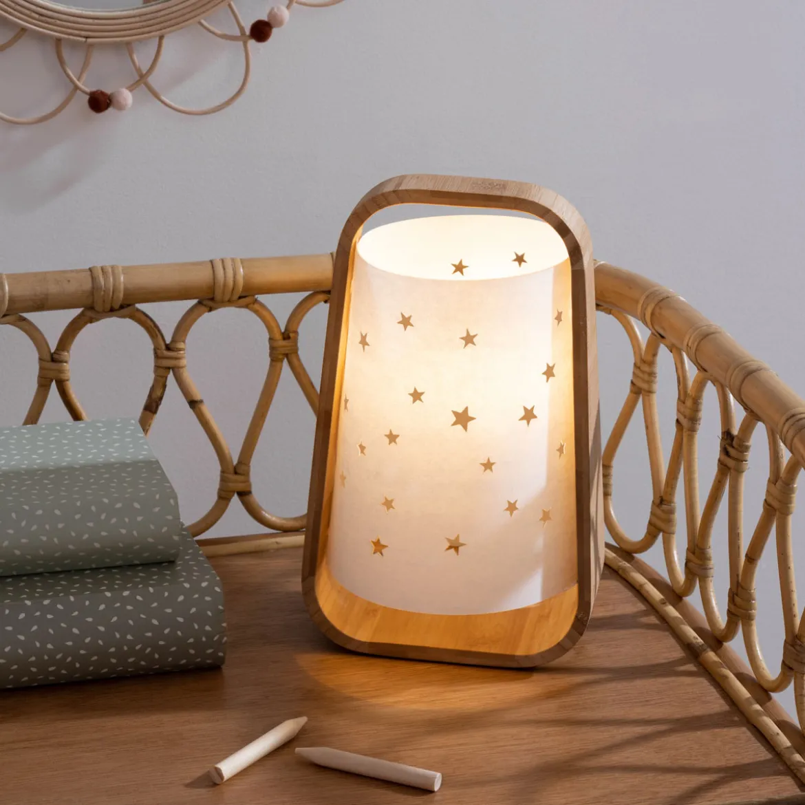 Luz Guía Con Estrellas 16.5x14.5x26.5Cm