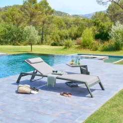 Mesa auxiliar ALLURE verde de aluminio