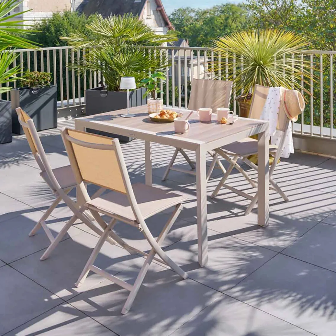 Mesa fija ÉVASION de aluminio beige