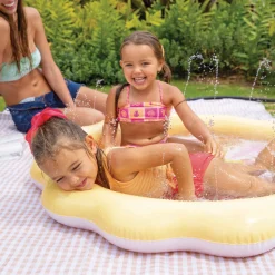 Pisicna hinchable con chorros de agua