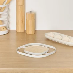 Salvamantel blanco de acero y madera 17cm