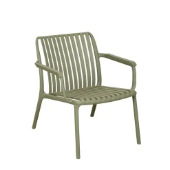 Silla de exterior verde con reposabrazos