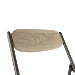 Silla plegable NOMAD con estructura marrón