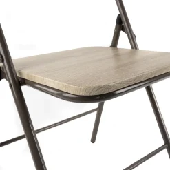 Silla plegable NOMAD con estructura marrón