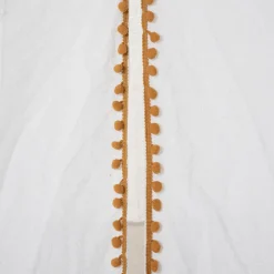 Tienda TIPI blanca con pompones